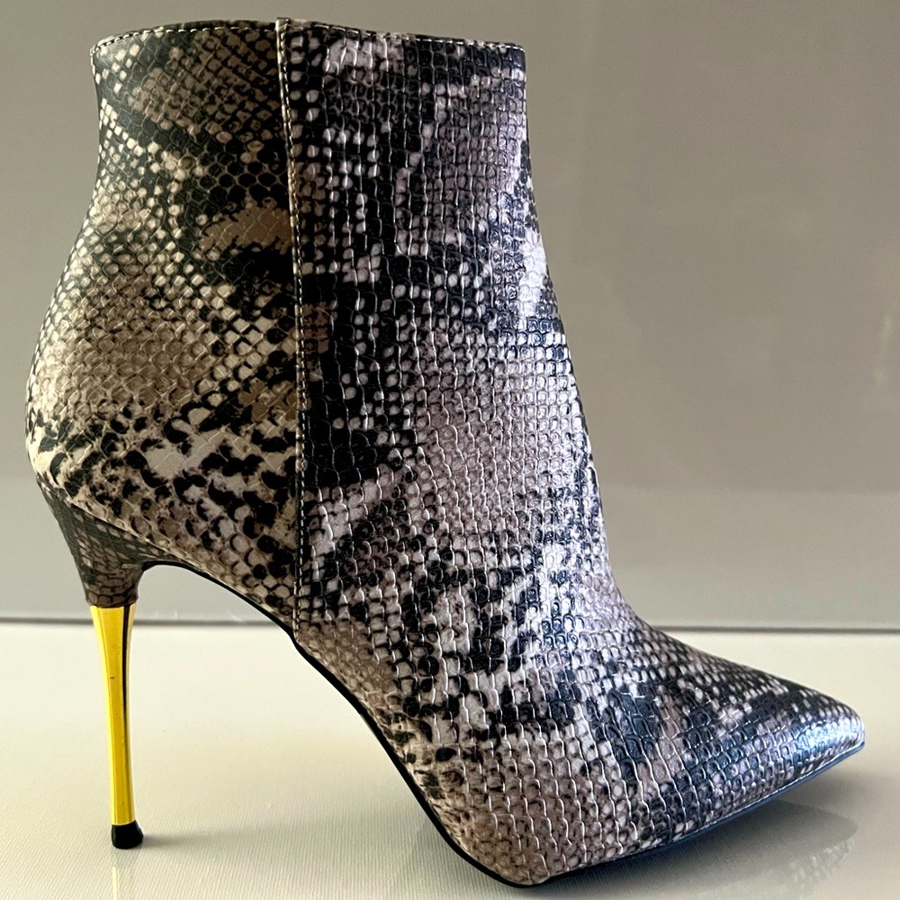 Qupid Boots